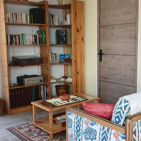Bed and Breakfast Les Trois Salazes Cambrai Esterno foto