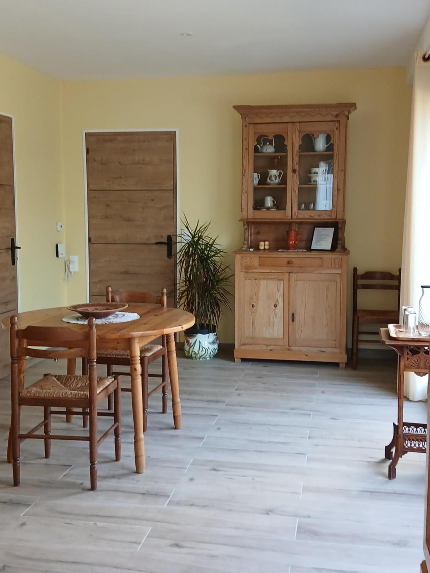 Bed and Breakfast Les Trois Salazes Cambrai Esterno foto
